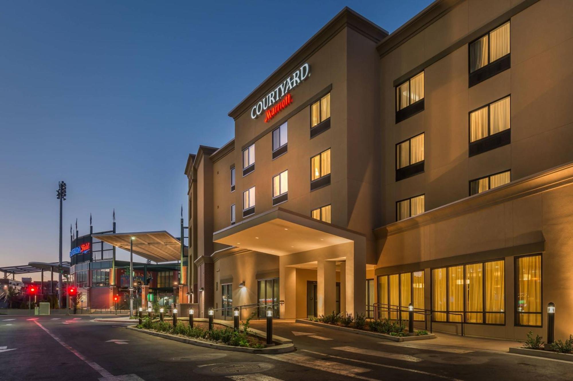 Courtyard By Marriott Reno Downtown/Riverfront Exterior photo